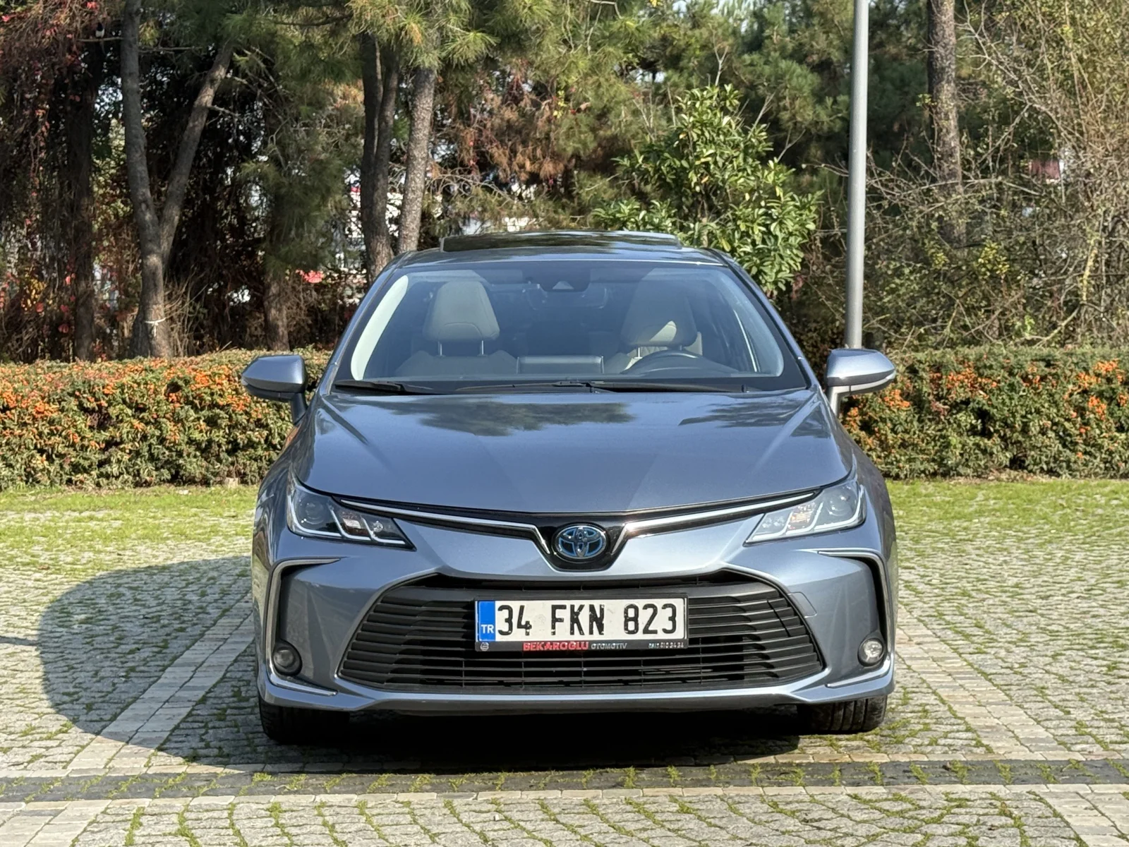 Satıldı: TOYOTA COROLLA 1.8 HYBRID FLAME X-PACK E-CVT - İLK SAHİBİNDEN